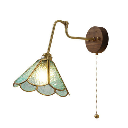 Nzmarket™ Vintage Brass & Glass Wall Light – Antique Classic Style