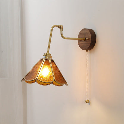 Nzmarket™ Vintage Brass & Glass Wall Light – Antique Classic Style