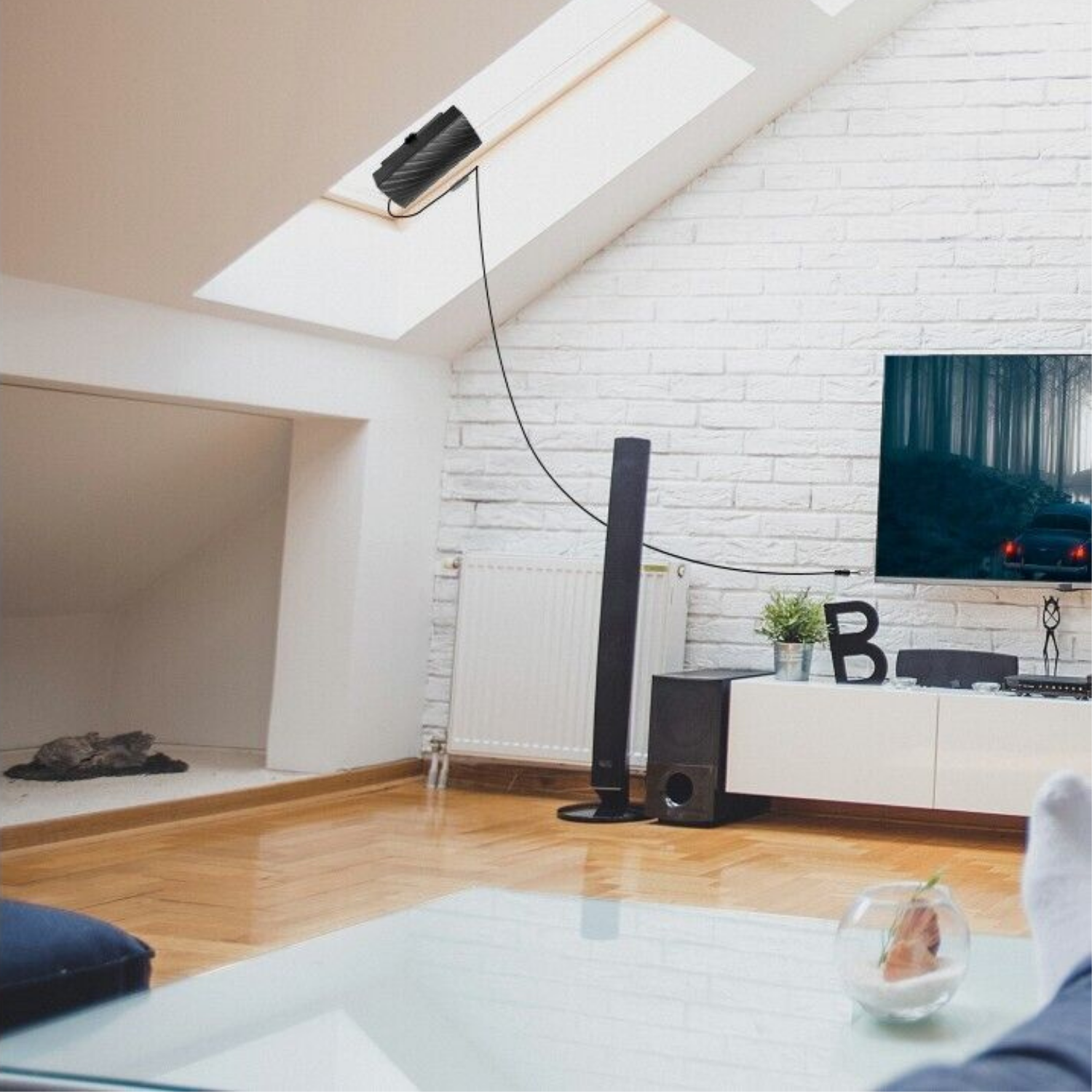 Nzmarket Ultra Long-Range Indoor 4K HDTV Digital Antenna – 600 Miles