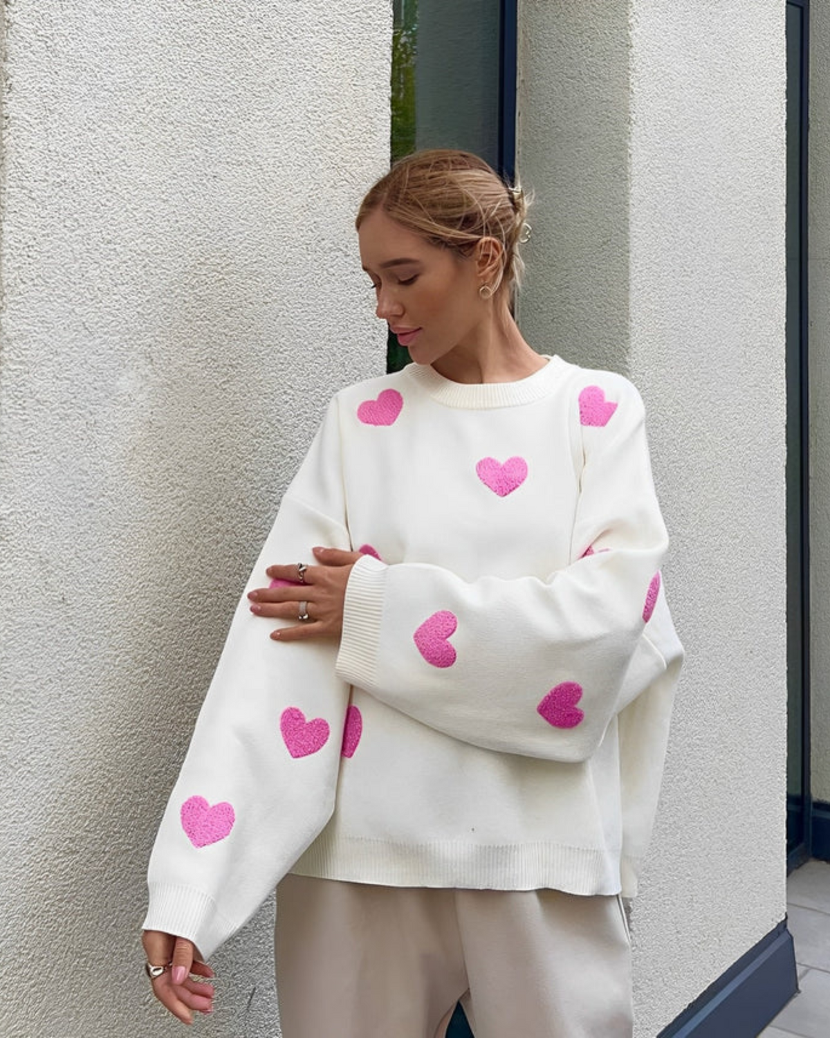 Claire - Love Embroidery Sweater