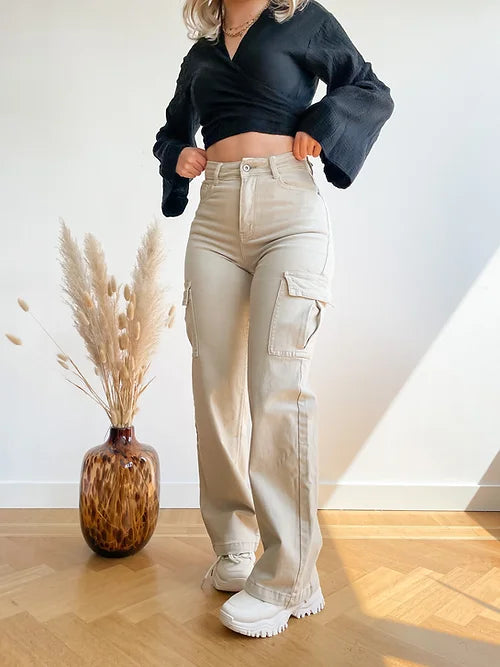 Lucy - Comfy Cargo Jeans