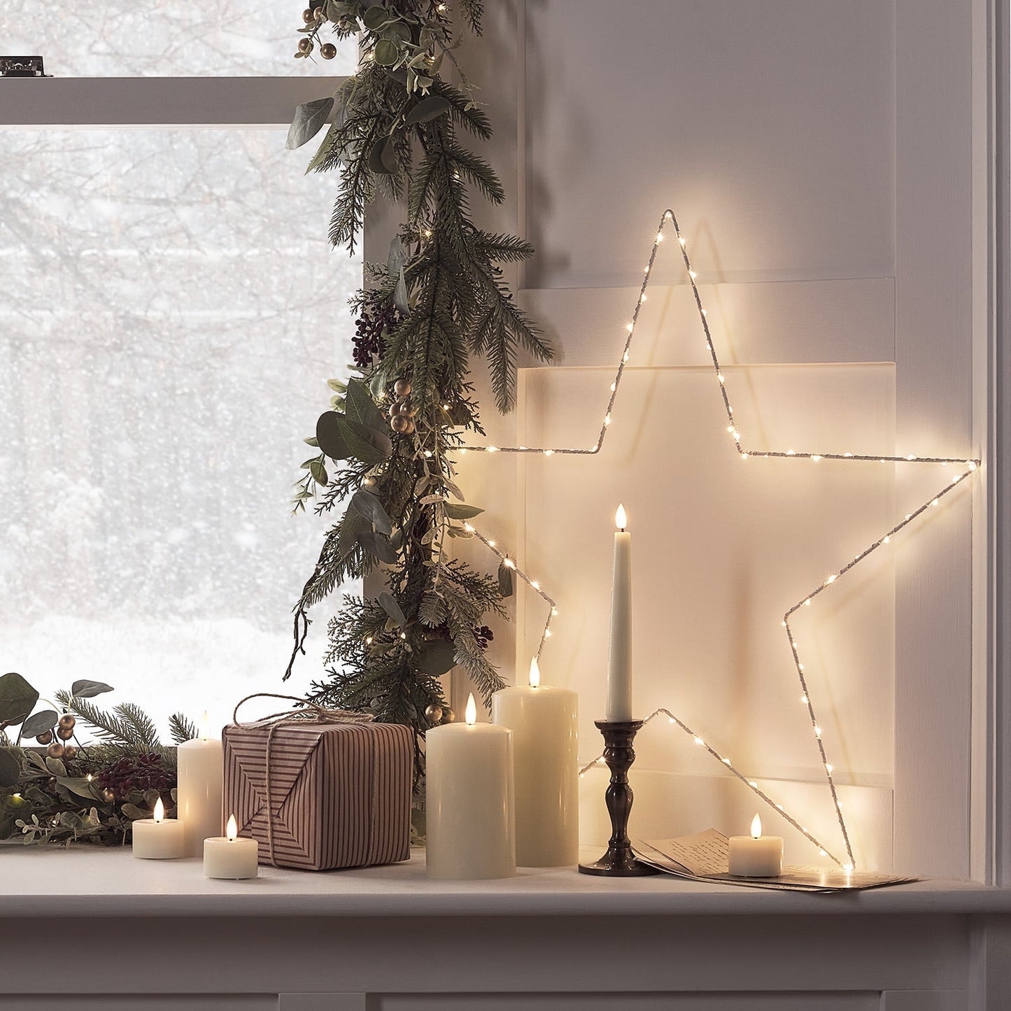 Nzmarket LED Star Christmas Window Light – Warm Glow, Indoor & Outdoor